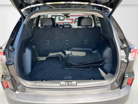 2022 Ford Escape Titanium