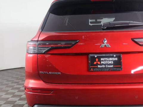 2025 Mitsubishi Outlander ES