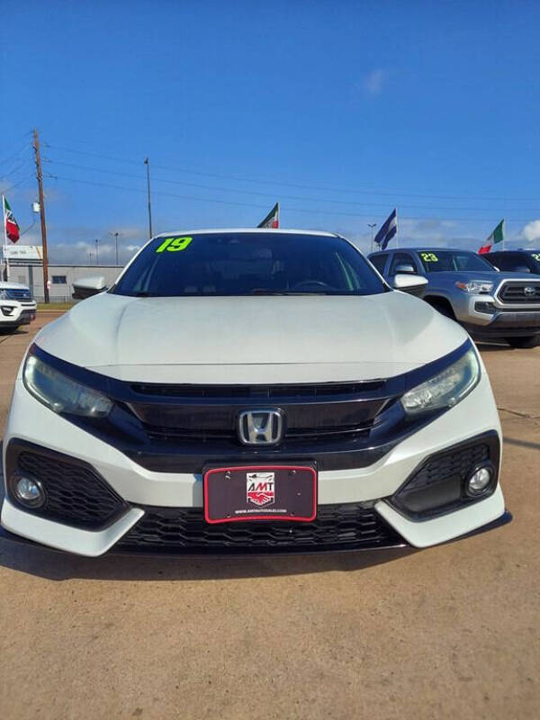 2019 Honda Civic Hatchback Sport Touring's photo