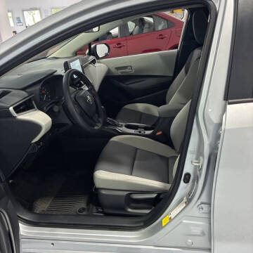 2025 Toyota Corolla Hybrid LE