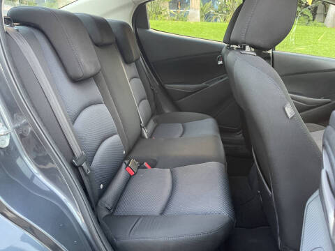 2019 Toyota Yaris XLE