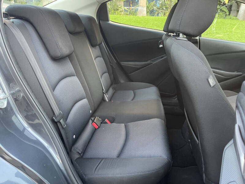 2019 Toyota Yaris XLE