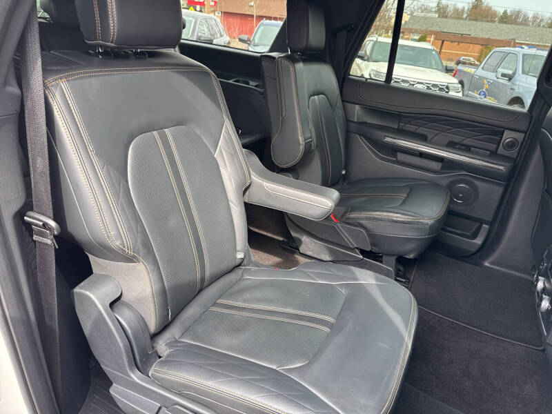 2023 Ford Expedition MAX Platinum