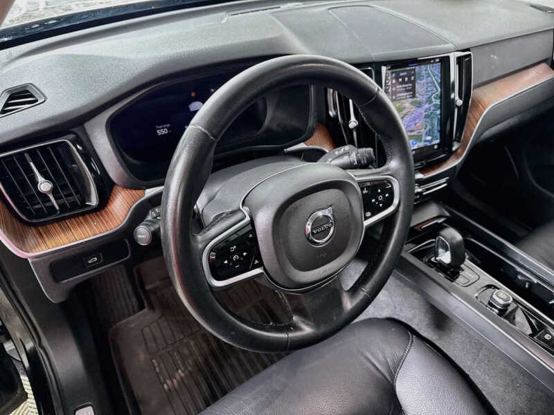 2024 Volvo XC60 B5 Plus Dark Theme