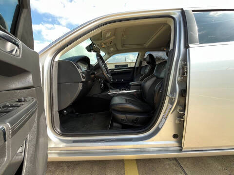 2009 Chrysler 300 SRT-8