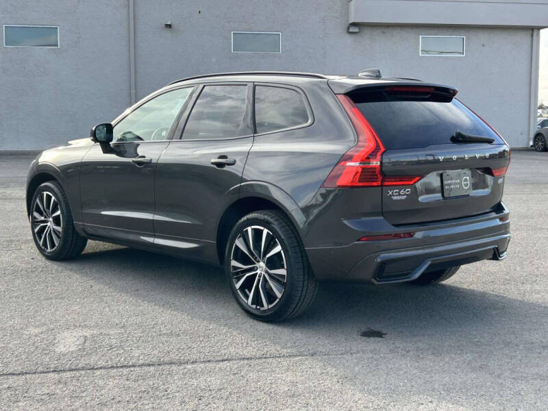 2023 Volvo XC60 B5 Plus Dark Theme