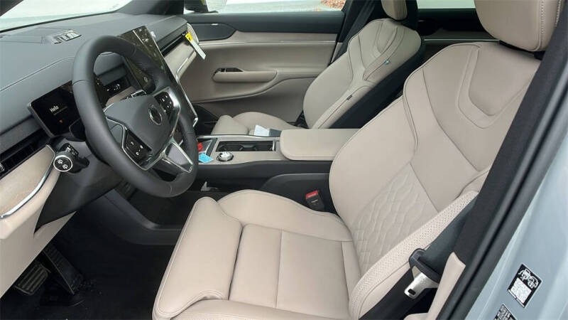 2025 Volvo EX90 Twin Performance Plus 7P