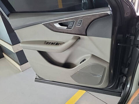 2020 Audi Q7 quattro Premium Plus 55 TFSI