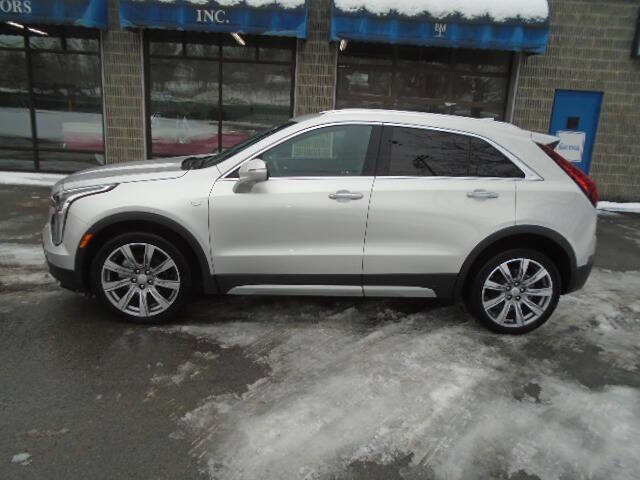 2022 Cadillac XT4 Premium Luxury