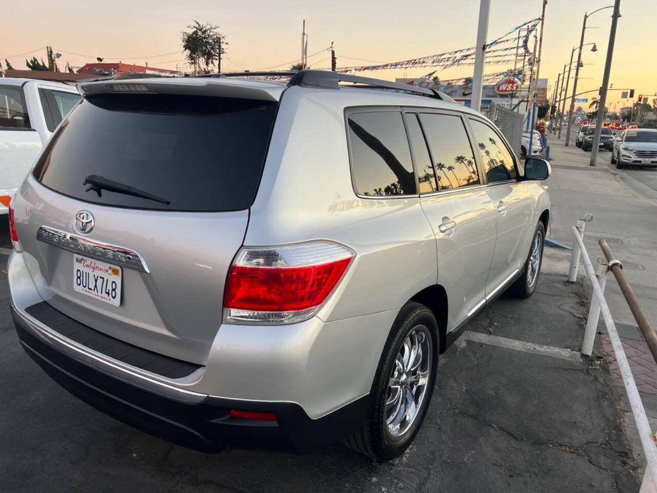 2011 Toyota Highlander for sale at Unique Auto Sales, Inc. in Bell, CA