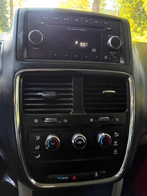 2014 Dodge Grand Caravan American Value Package