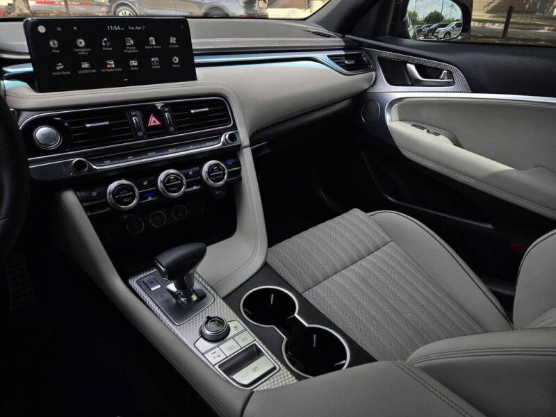 2023 Genesis G70