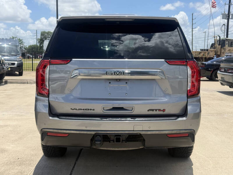 2022 GMC Yukon XL AT4