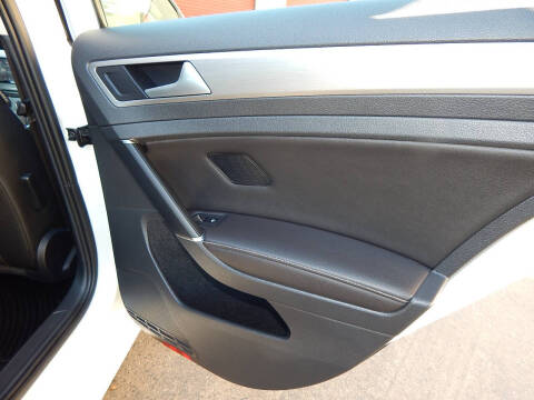 2016 Volkswagen Golf TSI SE