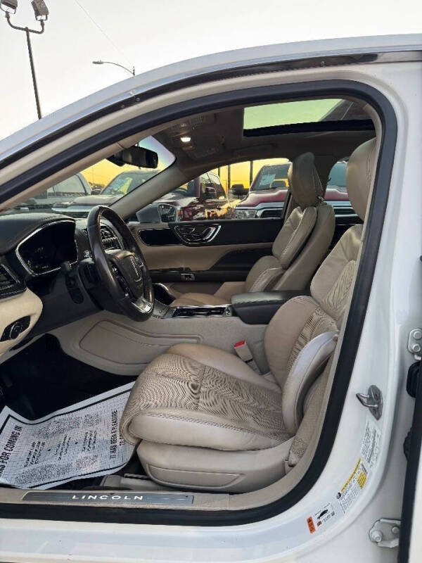 2018 Lincoln Continental Select