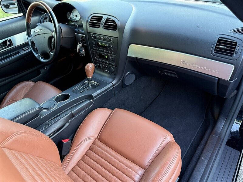 2003 Ford Thunderbird 10