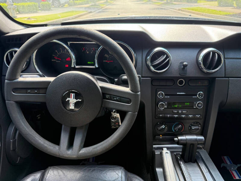 2008 Ford Mustang V6 Deluxe