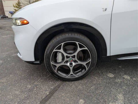 2024 Alfa Romeo Tonale Hybrid Ti