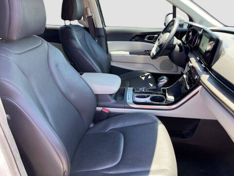 2024 Kia Carnival EX