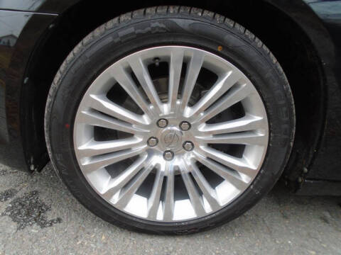 2013 Chrysler 300 C John Varvatos Luxury Edition