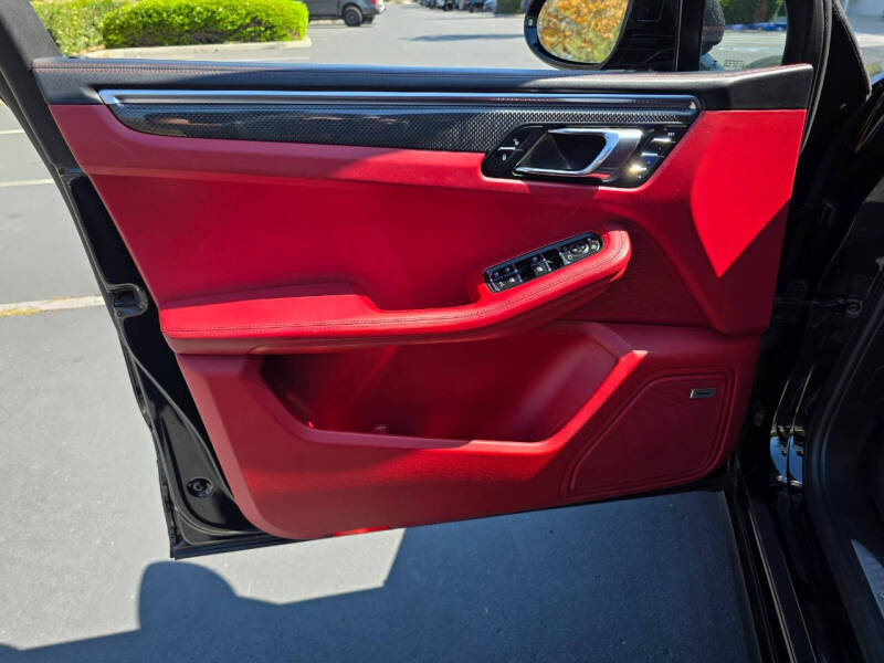 2016 Porsche Macan Turbo