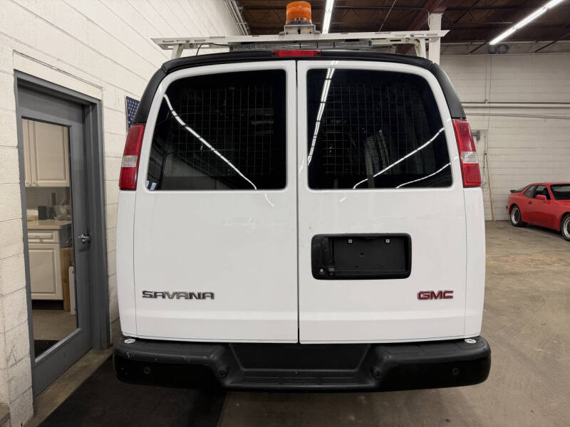 2017 GMC Savana 2500