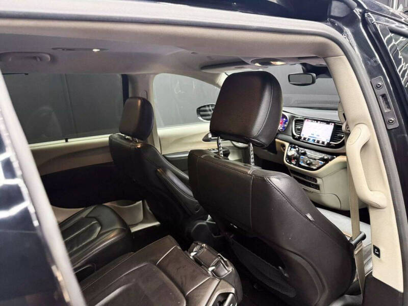 2022 Chrysler Pacifica Touring L