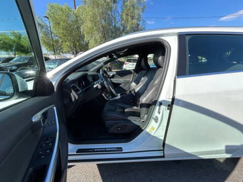 2016 Volvo V60 T5 Drive-E Platinum