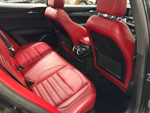 2023 Alfa Romeo Stelvio Sprint