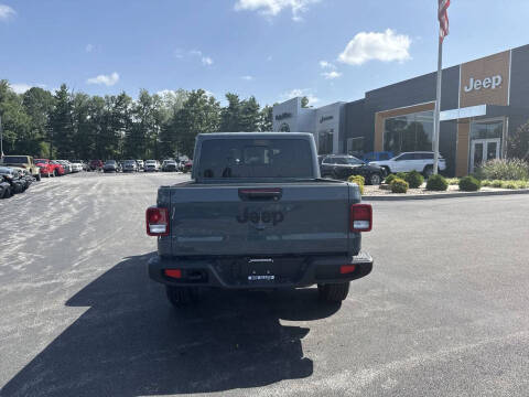 2026 Jeep Gladiator Sahara