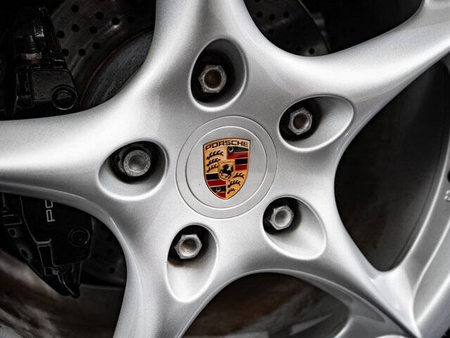 2004 Porsche 911 Carrera 4