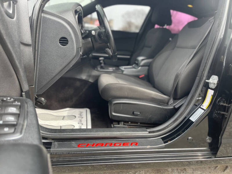 2016 Dodge Charger SE