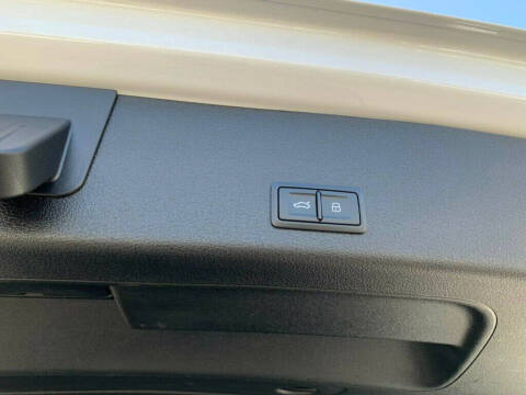 2019 Audi e-tron quattro Prestige