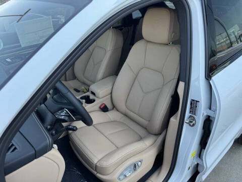 2025 Porsche Macan S