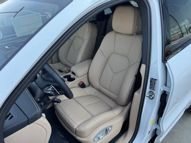 2025 Porsche Macan S