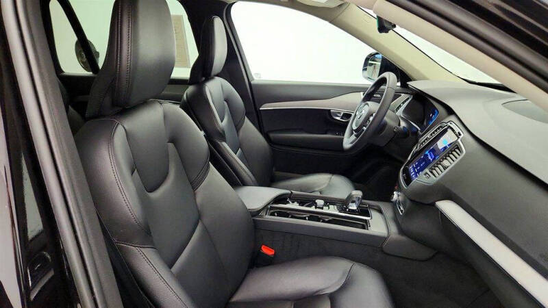 2024 Volvo XC90 B5 Core Bright Theme