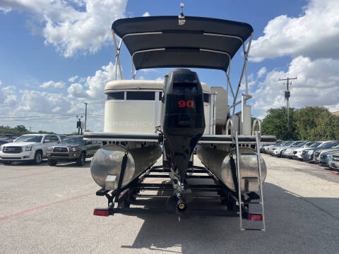 2011 Sun Tracker Regency Party Barge 22