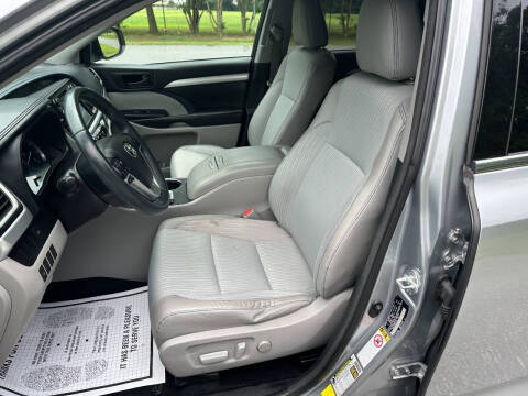 2016 Toyota Highlander LE