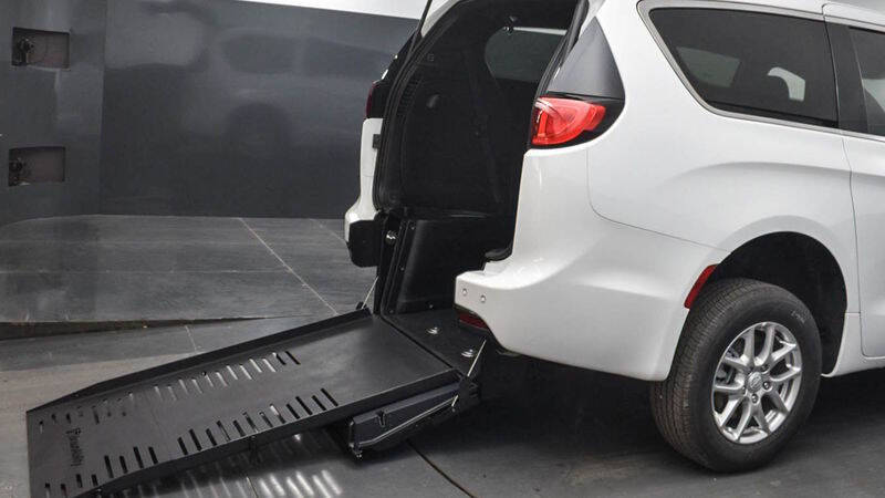 2025 Chrysler Voyager LX's photo