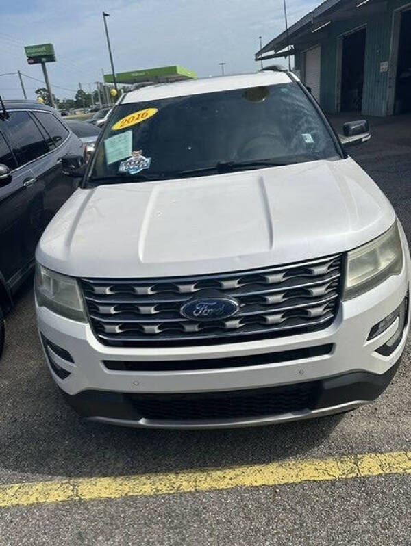2016 Ford Explorer XLT FWD's photo