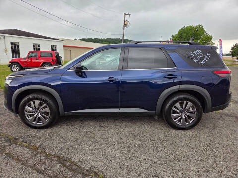 2022 Nissan Pathfinder SV