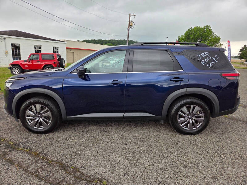 2022 Nissan Pathfinder SV