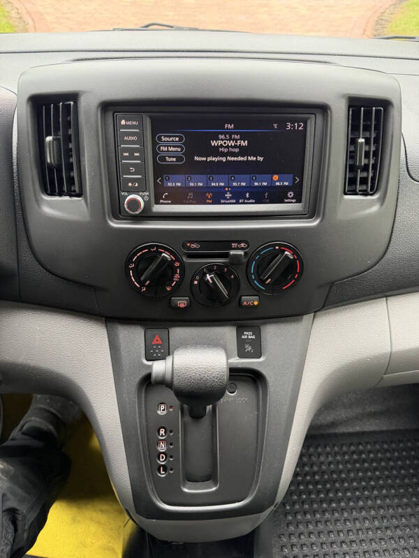 2020 Nissan NV200 SV