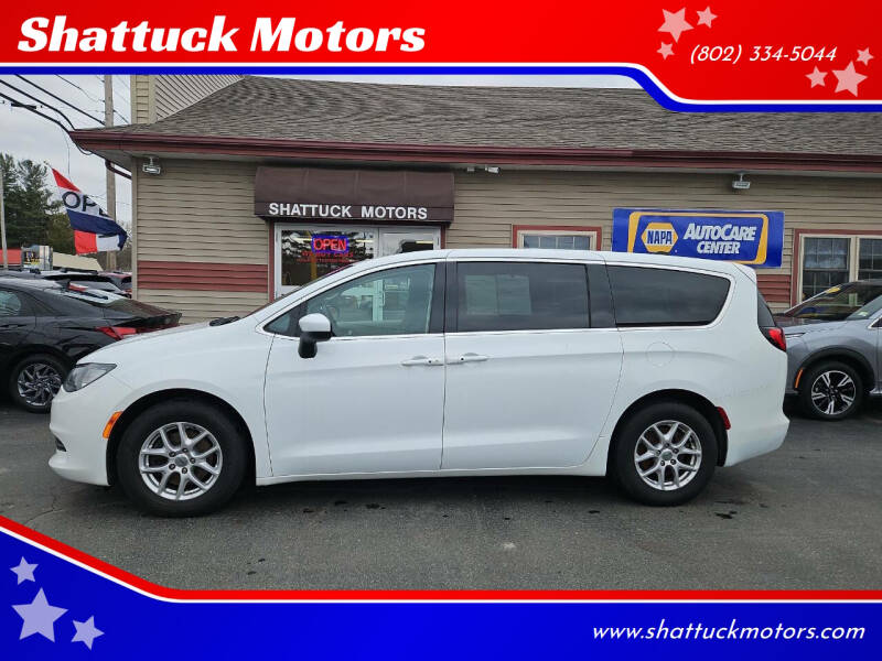 2022 Chrysler Voyager LX's photo