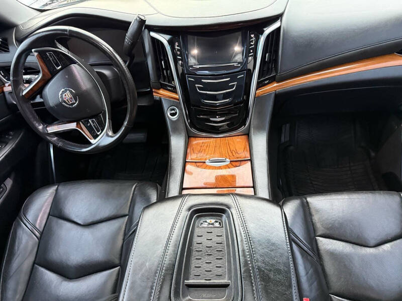 2015 Cadillac Escalade Luxury
