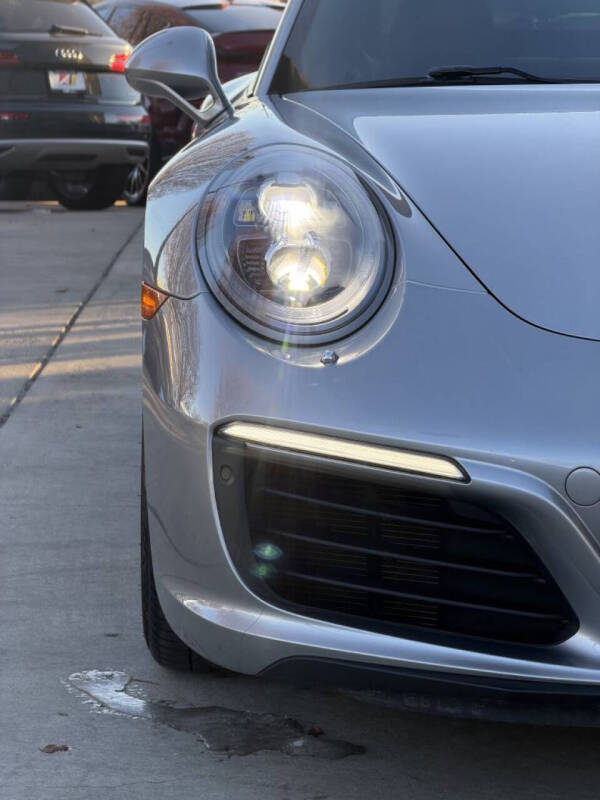 2017 Porsche 911 Carrera