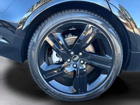 2025 Land Rover Discovery P300 Dynamic SE