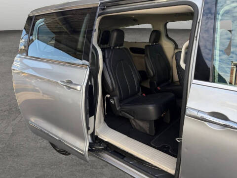 2018 Chrysler Pacifica Touring L Plus
