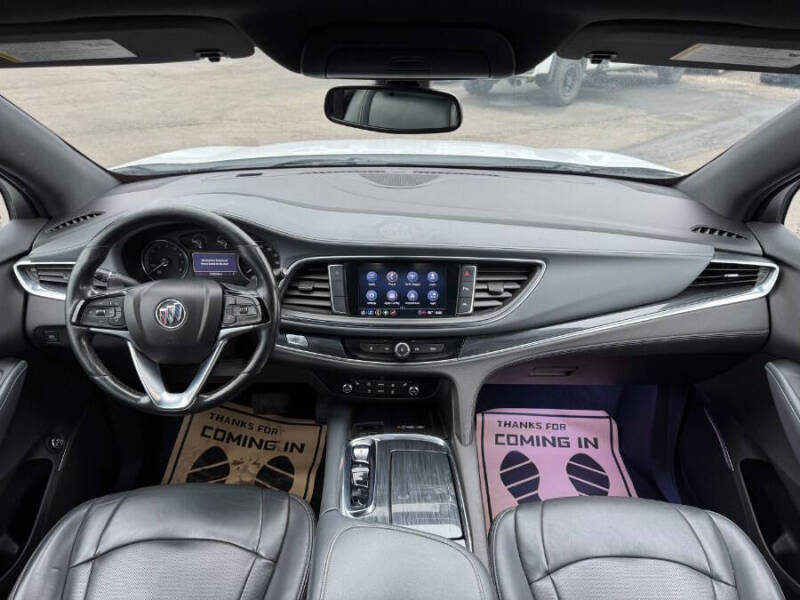 2022 Buick Enclave Essence