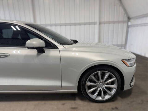 2020 Volvo S60 T5 Momentum